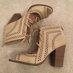 Restricted - open toe lace up chunky heels